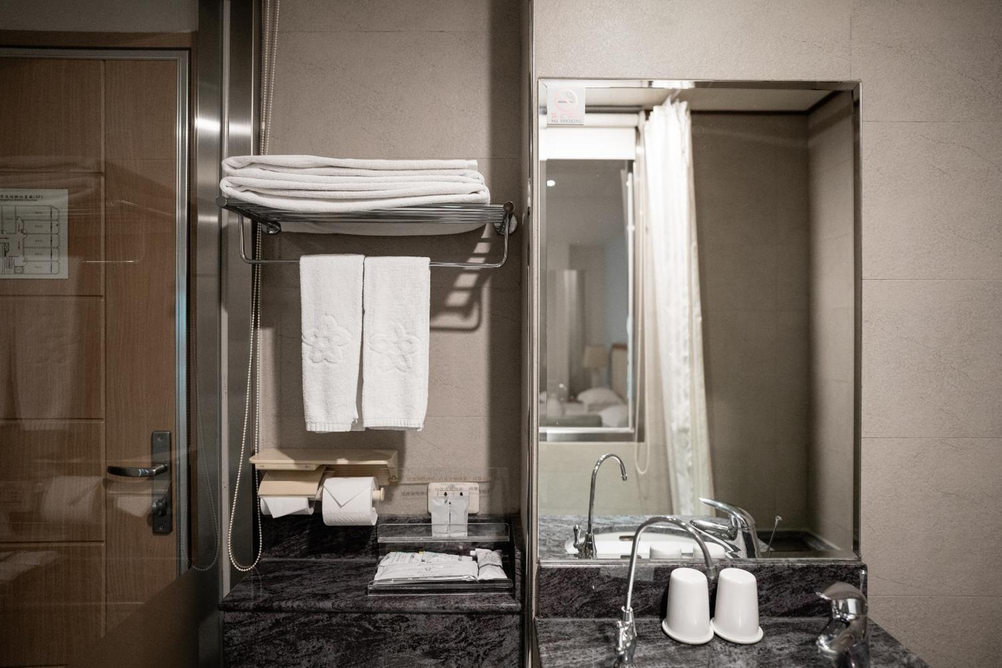 Ocean Hotel Hualien Ruang foto