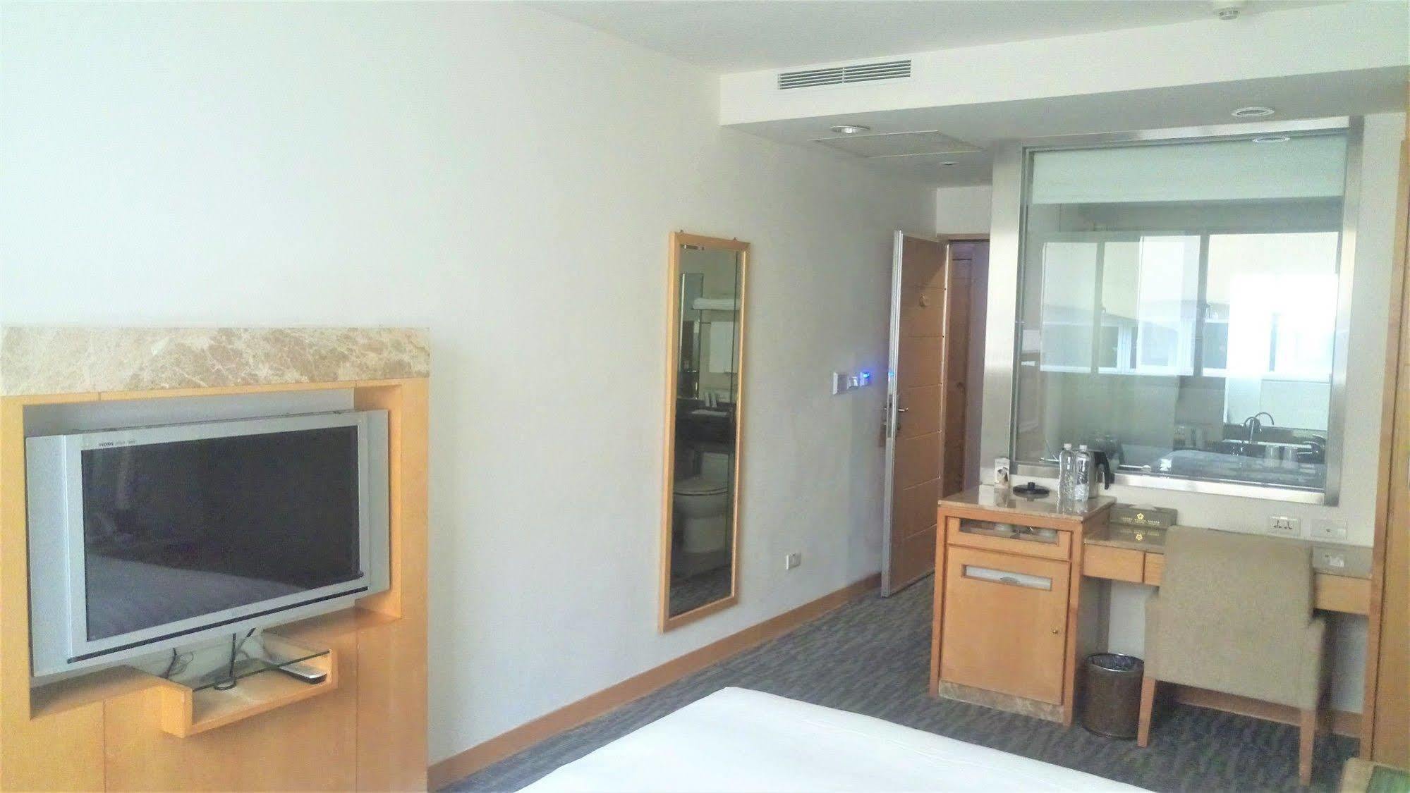 Ocean Hotel Hualien Bagian luar foto